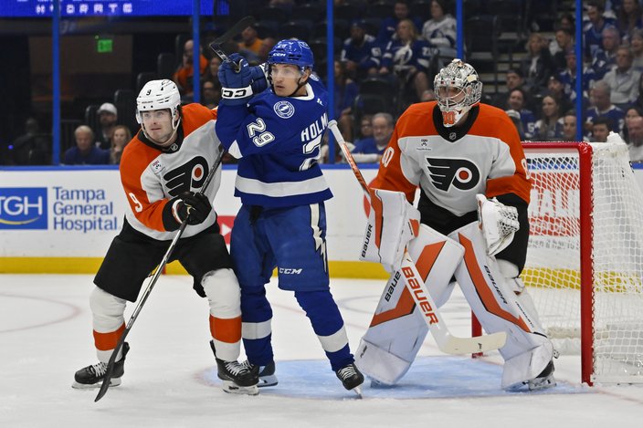 Jamie-Drysdale-Flyers-Defend-Lightning-10.5.26-NHL.JPG