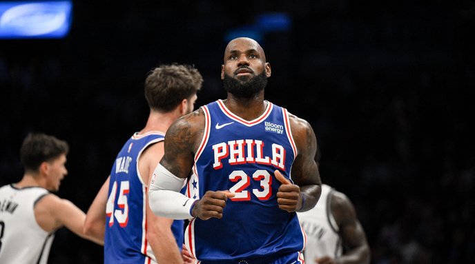 LeBron-James-Preseason-Debut-Sixers-Nets-10.8.26-NBA.jpg