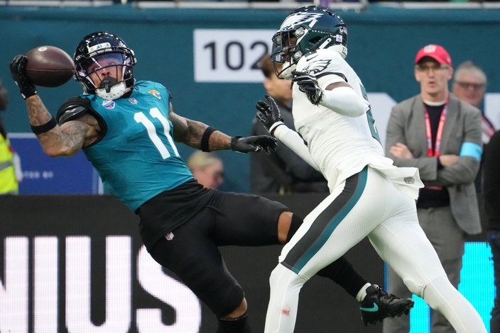 2026-10-11T174601Z_252162871_MT1USATODAY30057860_RTRMADP_3_NFL-PHILADELPHIA-EAGLES-AT-JACKSONVILLE-JAGUARS.JPG