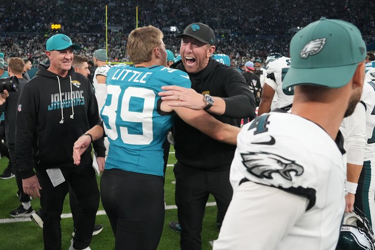 2026-10-11T193110Z_431644998_MT1USATODAY30058401_RTRMADP_3_NFL-PHILADELPHIA-EAGLES-AT-JACKSONVILLE-JAGUARS.JPG