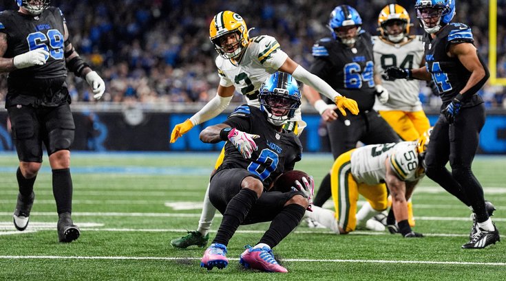 2026-10-26T002117Z_2147036615_MT1USATODAY30187749_RTRMADP_3_DETROIT-LIONS-RUNNING-BACK-JAHMYR-GIBBS-0-SLIDES-IN-FRONT.JPG