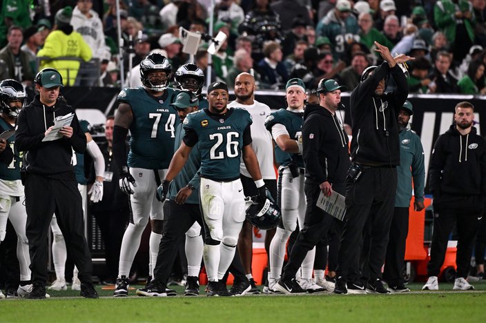 2026-10-27T021346Z_829543879_MT1USATODAY30194458_RTRMADP_3_NFL-DALLAS-COWBOYS-AT-PHILADELPHIA-EAGLES.JPG