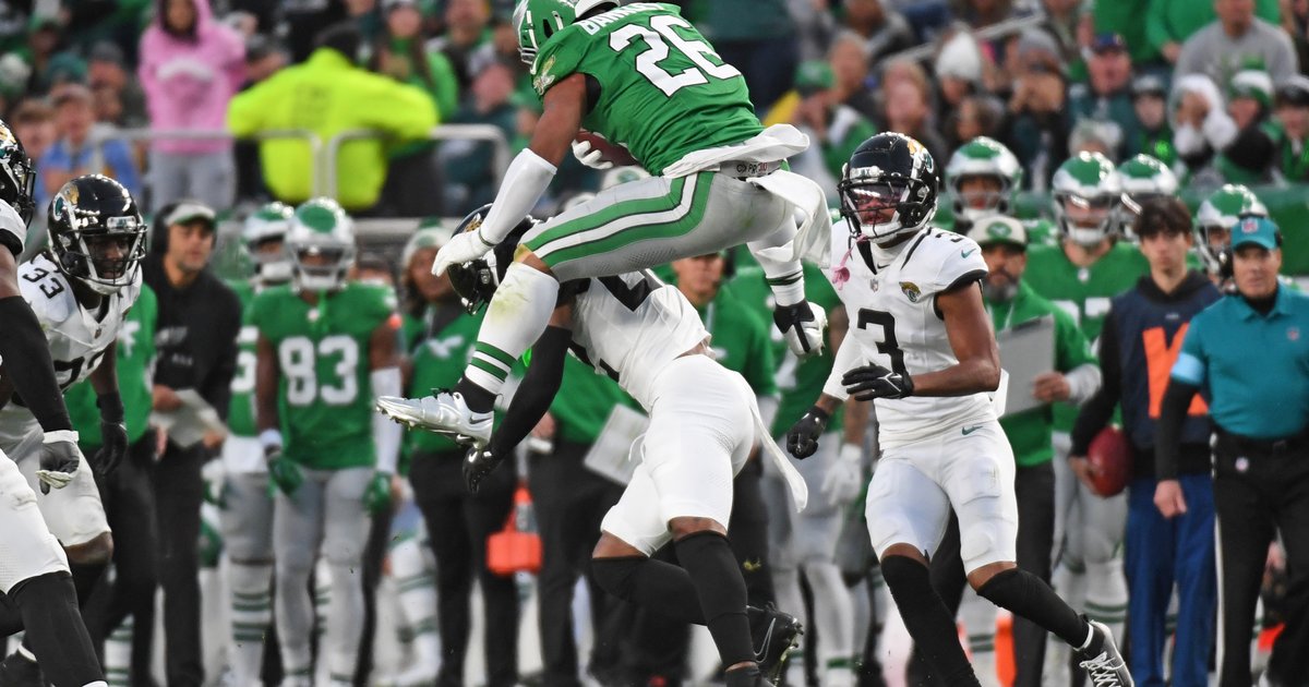 Statue of Saquon Barkley's backward hurdle would be perfect way to memorialize Eagles' magical season