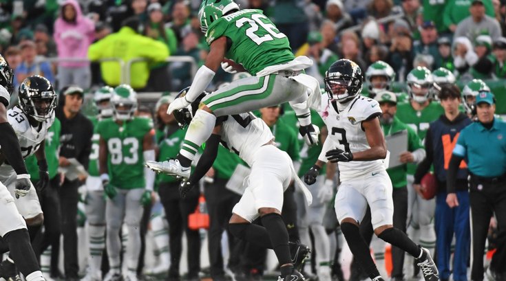 Saquon Barkley Statue