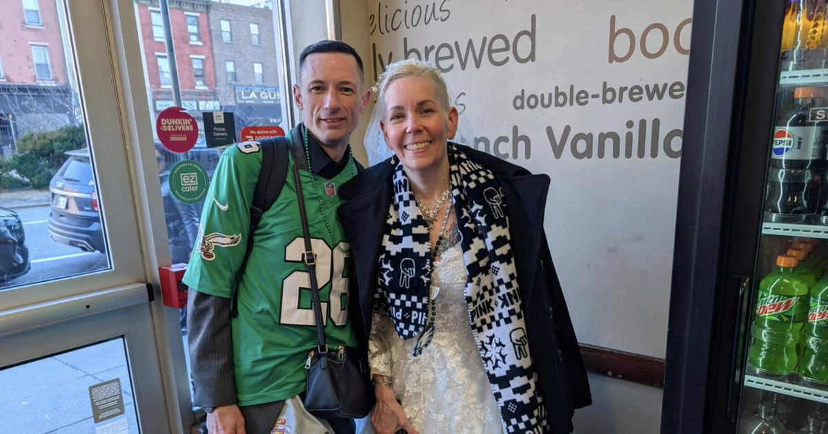 Two Eagles fans got married during the Super Bowl parade in Philly ...