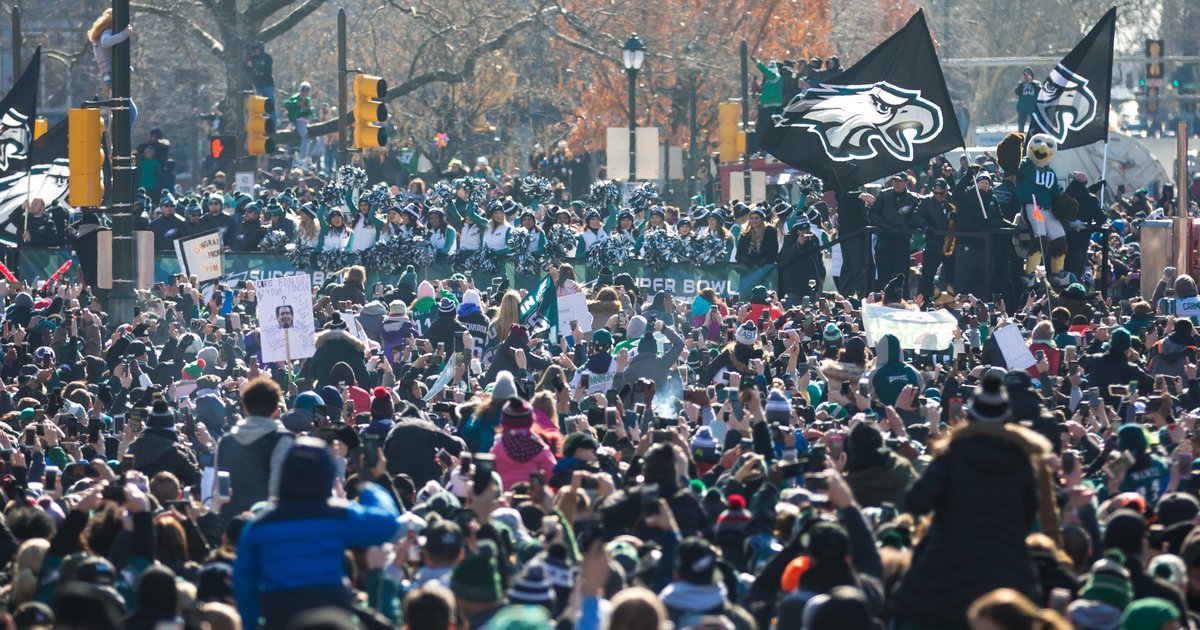 PHILADELPHIA EAGLES SUPER BOWL 52 CHAMPIONSHIP PARADE JASON KELCE SPEECH T- SHIRT