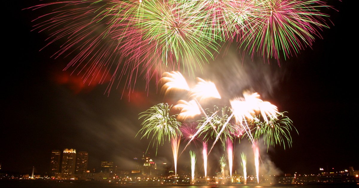 Watch fireworks at the Delaware River waterfront ahead of Fourth of