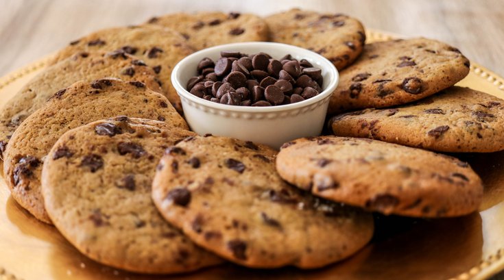 Famous 4th Street Cookie Co. giving out free chocolate chip cookies