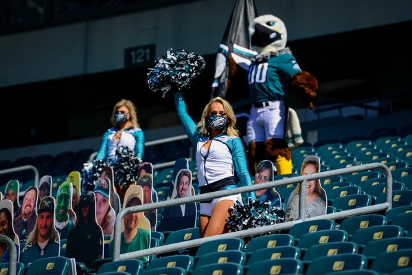 COVID-19-Eagles-Cheerleaders-Kate-Frese_092020