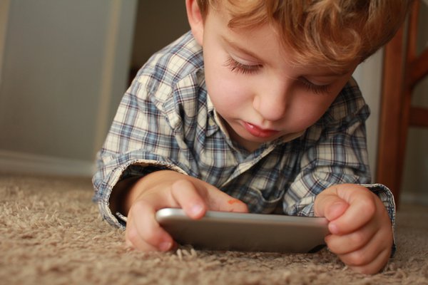 Children language skills screen time