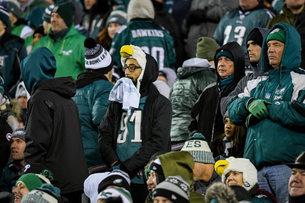 32_01052020_EaglesvsSeahawks_Eagles_fans_sad_KateFrese.jpg