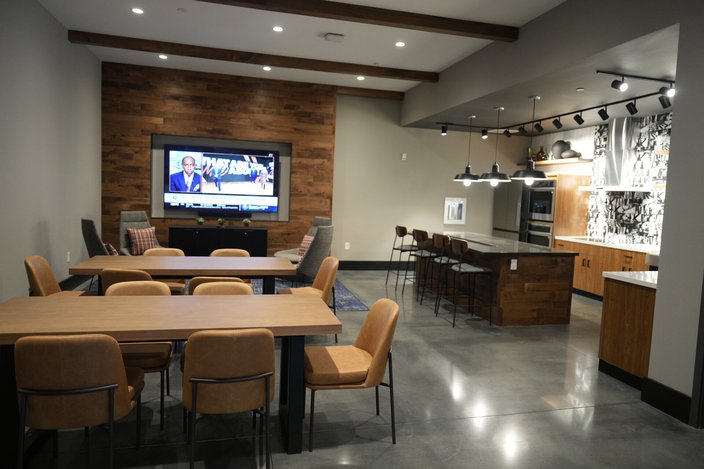 Ave Constitution Amenity