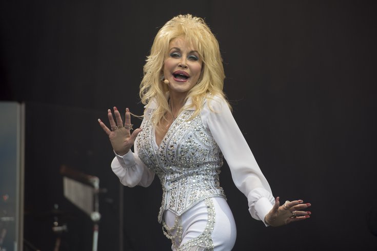 Dolly Parton Reads Bedtime Stories To Your Kids During The Coronavirus Pandemic Phillyvoice