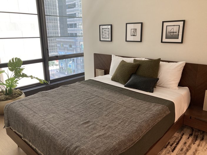 1701 Market Bed