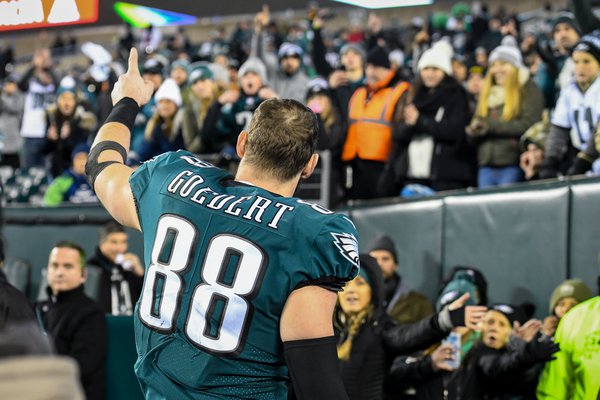 42_01052020_EaglesvsSeahawks_Dallas_Goedert_sad_KateFrese.jpg