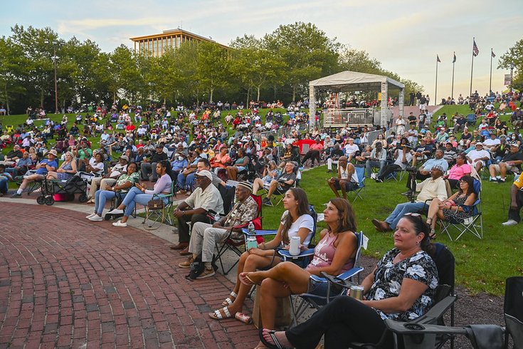 Crowds at Wiggins Park