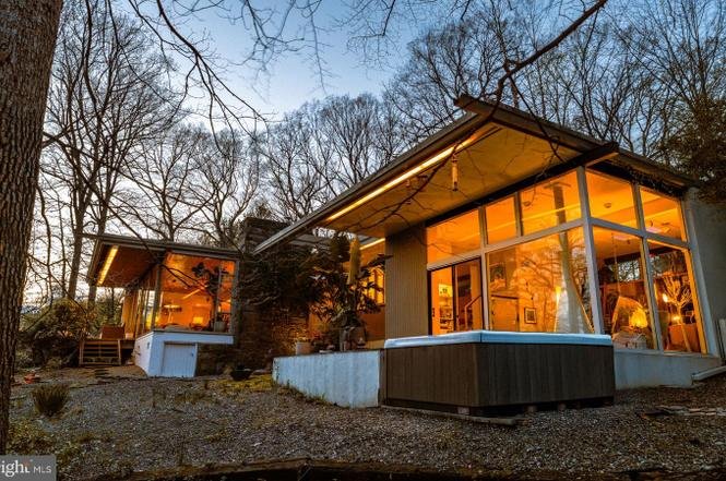 Neutra Home Night