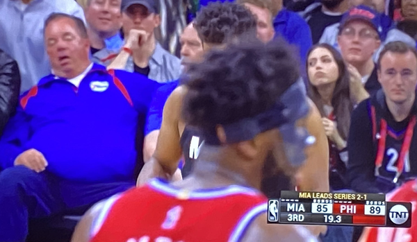 Sixers Sleeping Fan Playoffs