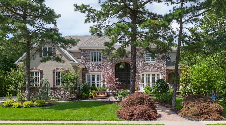 5 Simsbury Drive