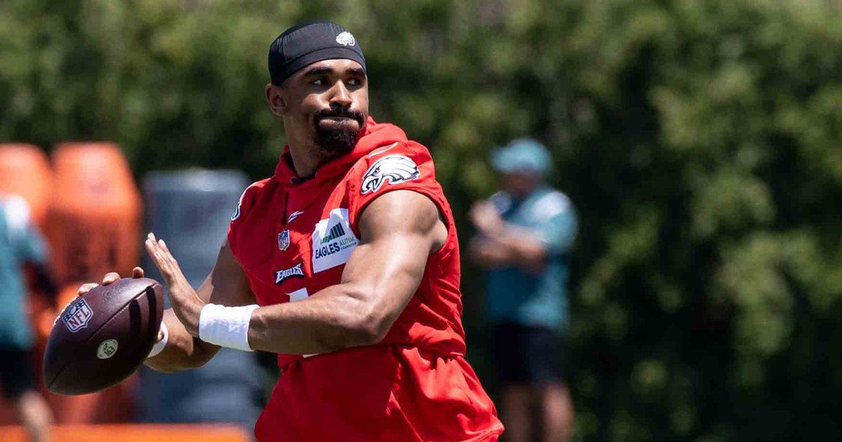 Jalen Hurts puts on a show in Eagles OTAs