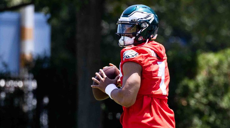 060123EaglesJalenHurts2