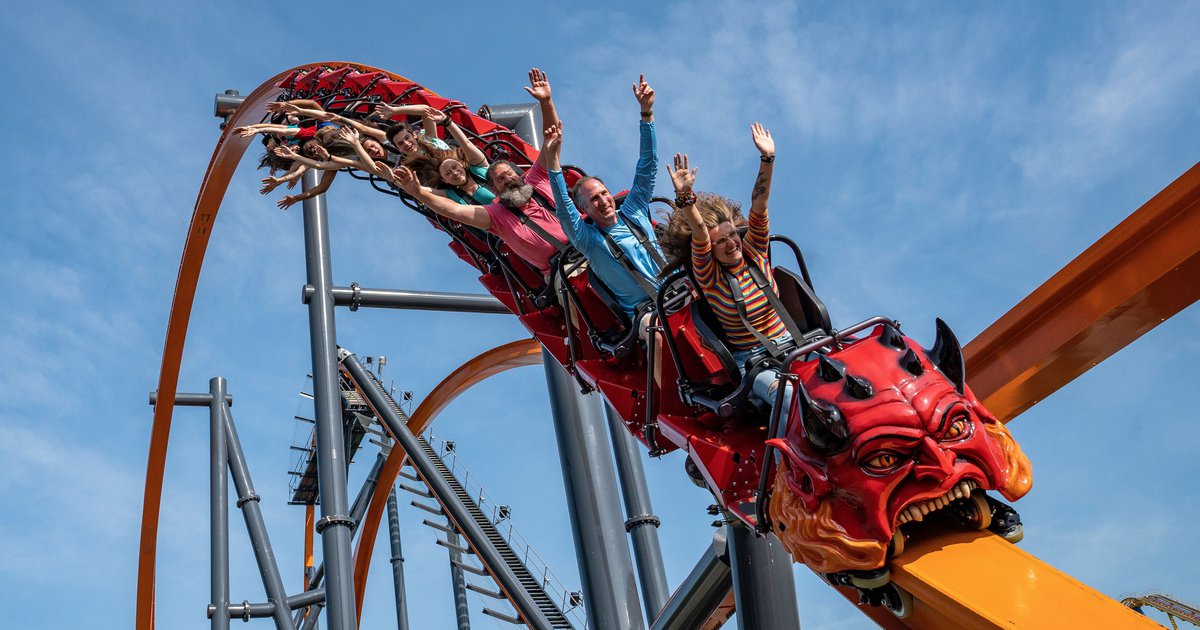 Six Flags Great Adventure Holiday In The Park Returning This Month