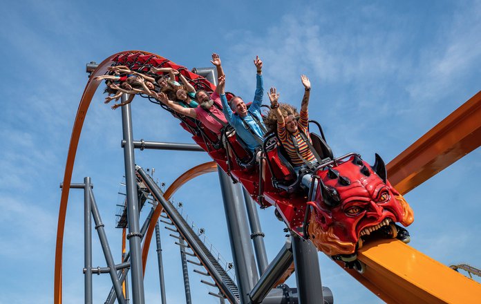 Jersey Devil Coaster, Six Flags Great Adventure] Have you experienced an  RMC Raptor before? : r/rollercoasters