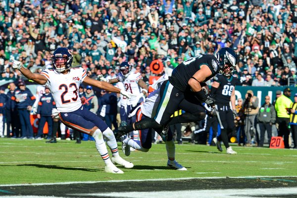 6_11032019_EaglesvsBears_Zach_Ertz_KateFrese.jpg