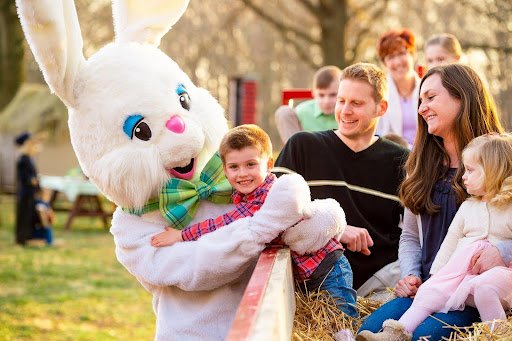 Hayrides to Bunny;land at Linvilla Orchards