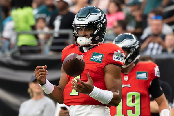 8.6.23_EaglesPractice_Jalen-Hurts-1154.jpg