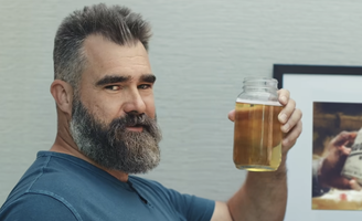 Jason Kelce Pee