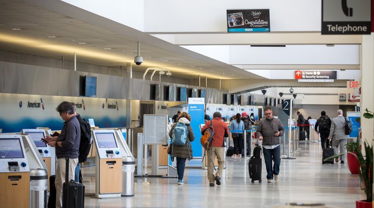 91921 PHL service workers wage increase.jpg