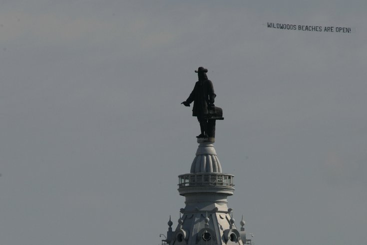 William Penn Statue getting summer cleaning