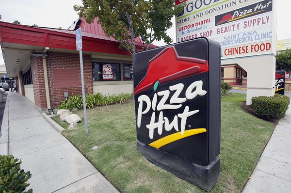 05062015_PizzaHut_AP