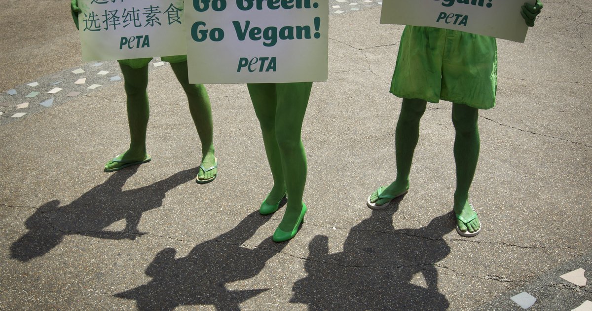 Worldwide decrease in meateating would save billions in healthcare