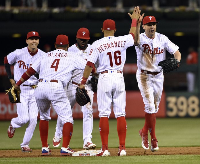 Man cited for throwing bottle at Phillies' Ryan Howard during game