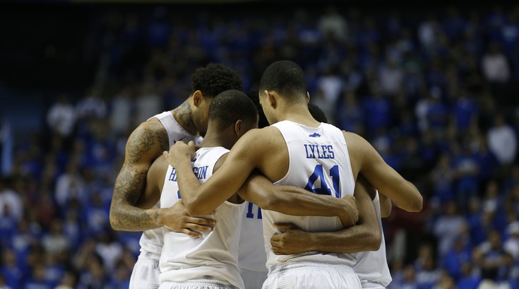 031515_Kentucky-Huddle_AP