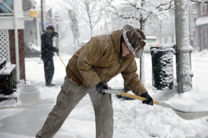 01272015_Shovel_AP