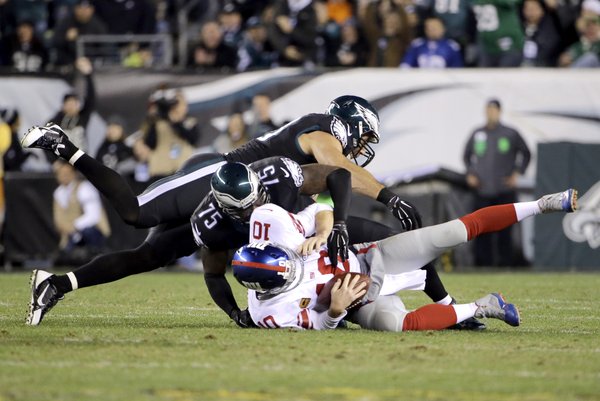 111315_eagles-sack_AP