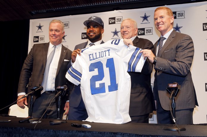 LOOK: Dallas Cowboys QB Dak Prescott Rocks Ezekiel Elliott's Ohio State  Buckeyes Jersey on Game Day - Sports Illustrated Ohio State Buckeyes News,  Analysis and More