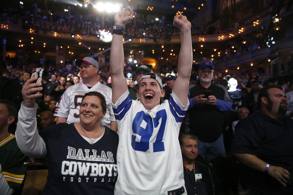 042916CowboysFans