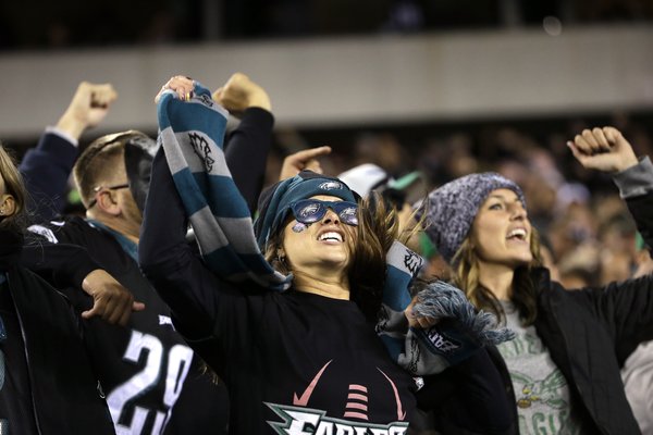 102115EaglesFans