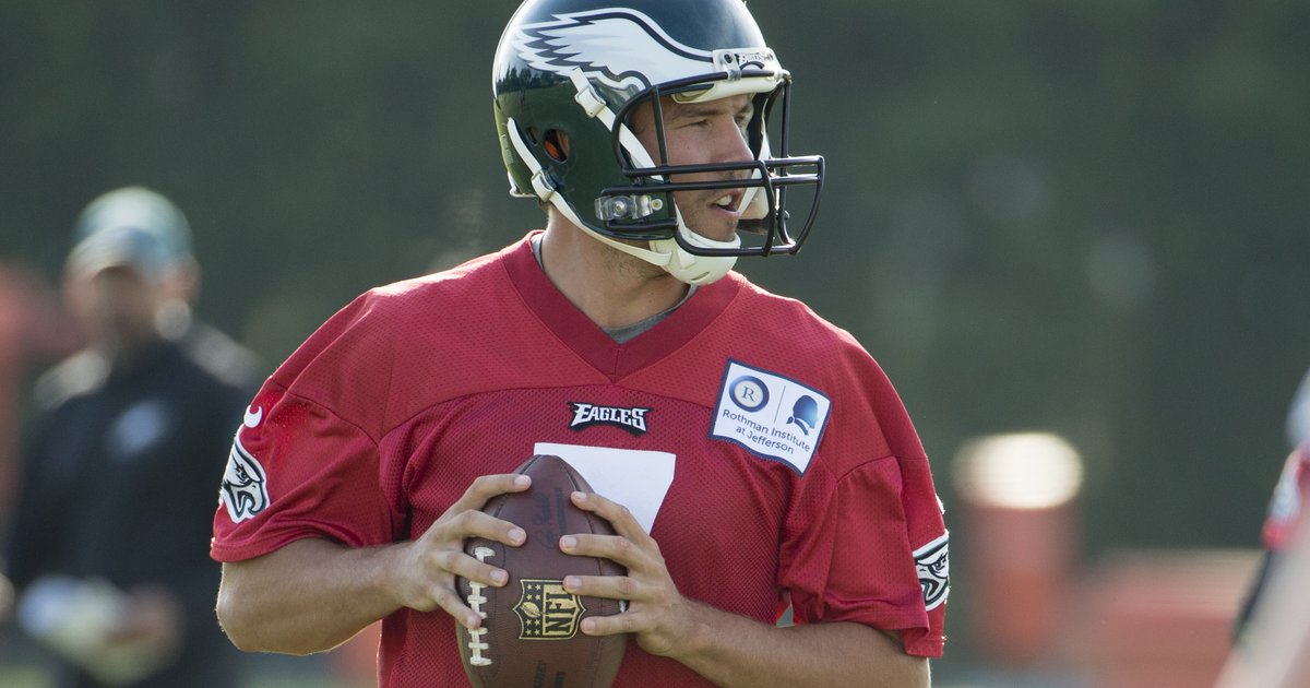 Eagles Say They Won't Trade Sam Bradford