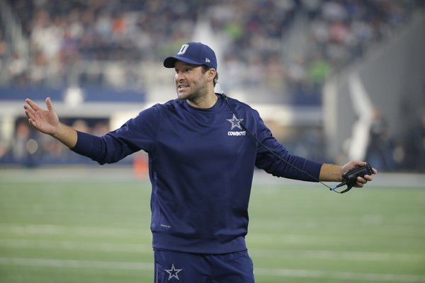 110215TonyRomo