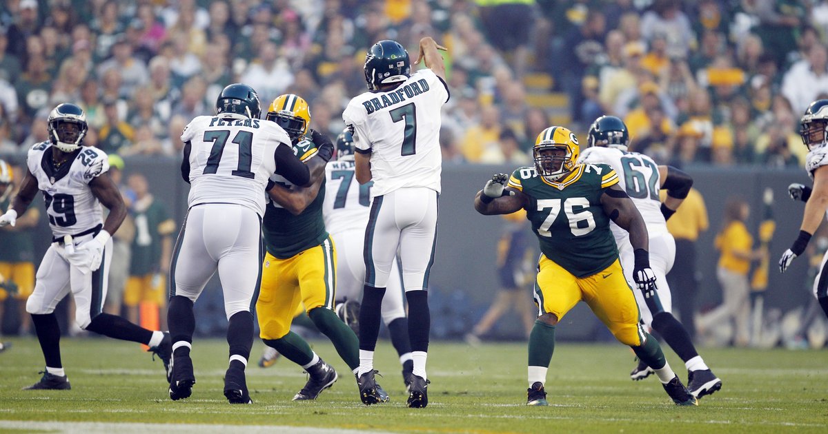 Handing Out The Golden Dozen From The Eagles-Packers Playoff Thriller