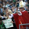 092915EaglesFanPope