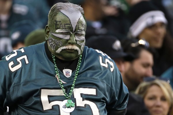 070815EaglesFan