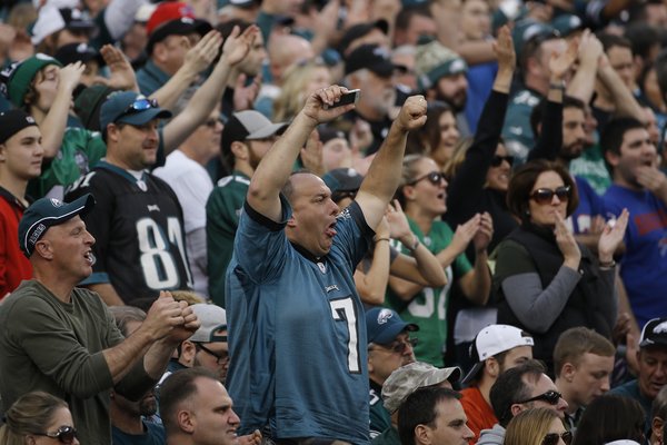 033016EaglesFans