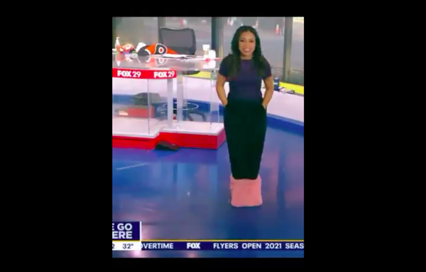 Alex Holley FOX 29 - Trying on the Eagles Cheerleaders #SpongeSuit - a bathing  suit made of sponge material that cleans the ocean by absorbing harmful  contaminants! #whatwilltheythinkofnext