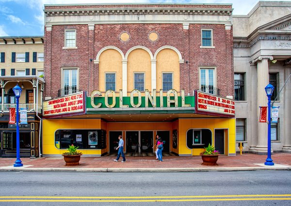 colonial theter